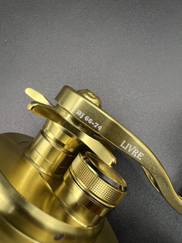 LIVRE BJ66-74の刻印アップ